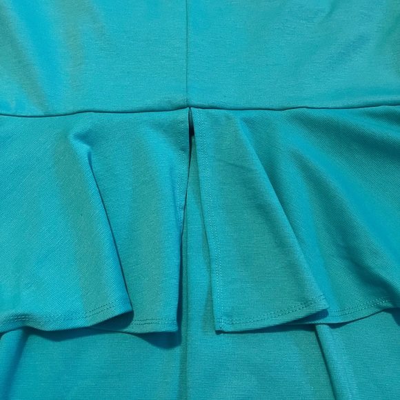 Turquoise body con dress with peplum middle - Picture 12 of 16